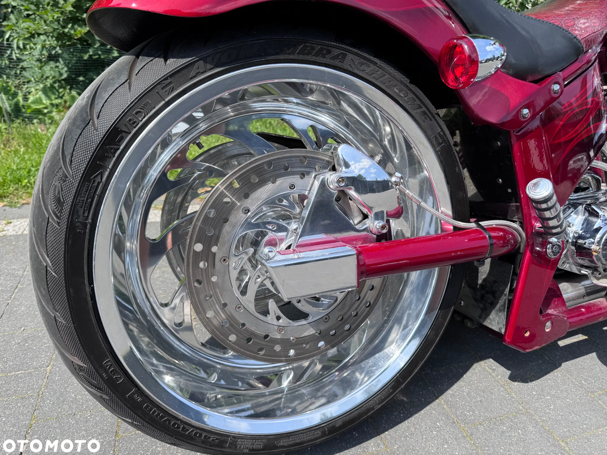 Harley-Davidson Softail Custom - 13