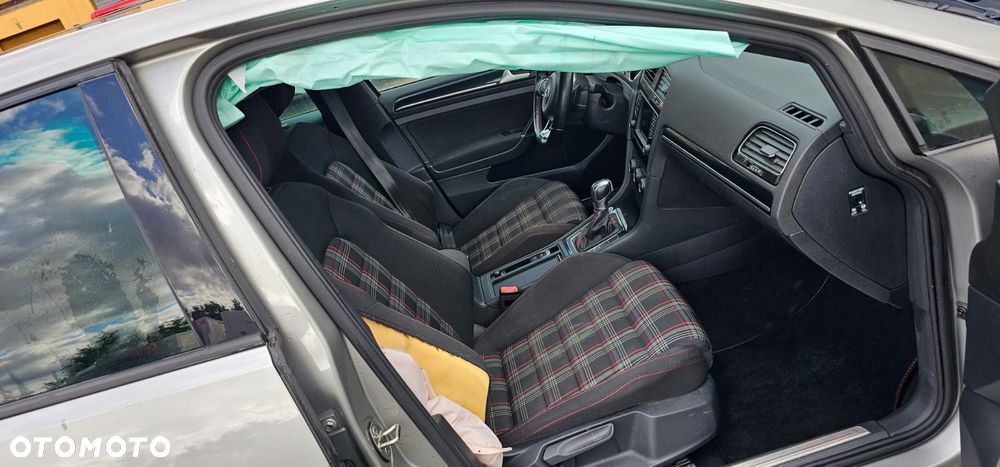 Volkswagen Golf GTI (BlueMotion Technology) DSG - 17
