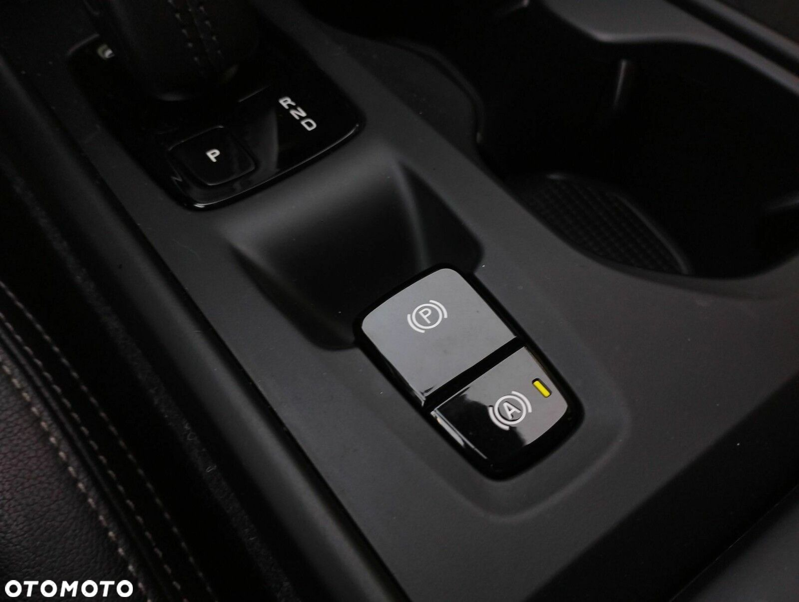 Volvo XC 40 T3 Momentum Pro - 26