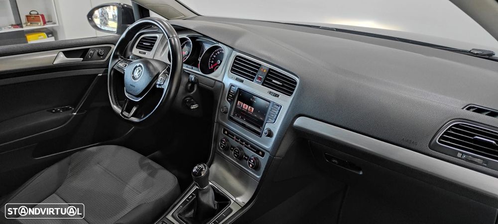 VW Golf Variant 1.6 TDi Sportline - 24