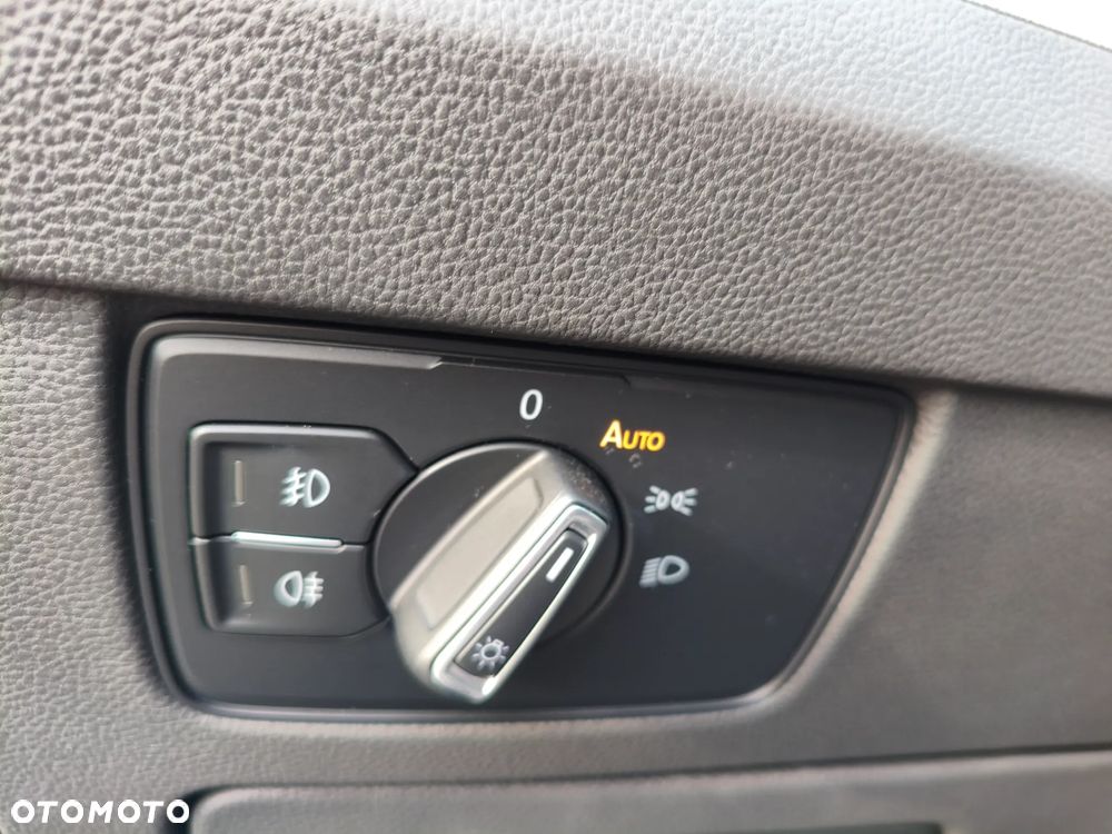 Volkswagen Passat 1.5 TSI EVO Business - 32