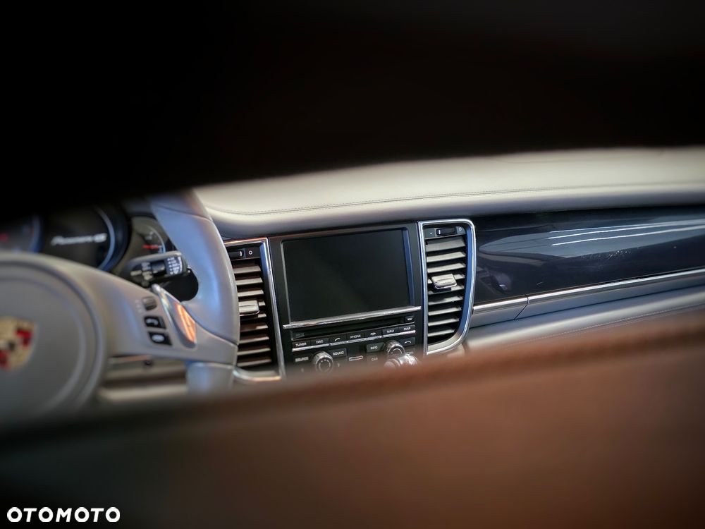 Porsche Panamera 4S PDK - 24