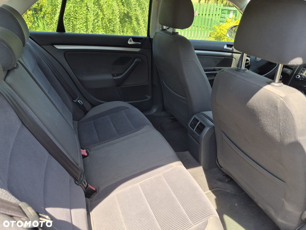 Volkswagen Jetta 2.0 TDI DPF Freestyle - 19