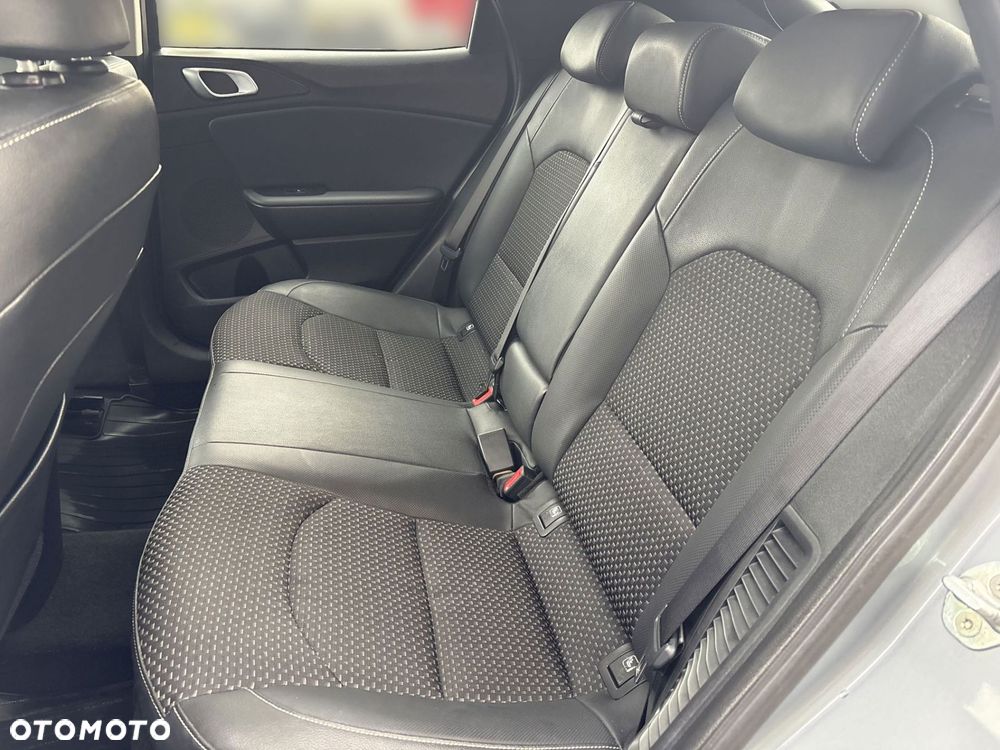 Kia XCeed 1.6 GDI PHEV L Business Line DCT - 16