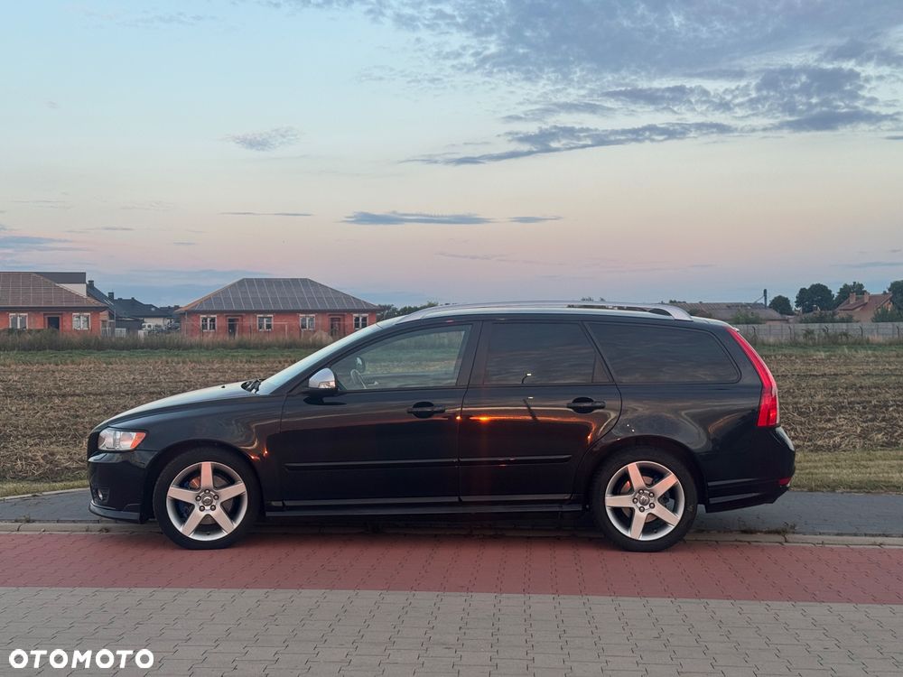 Volvo V50 D3 R-Design - 4