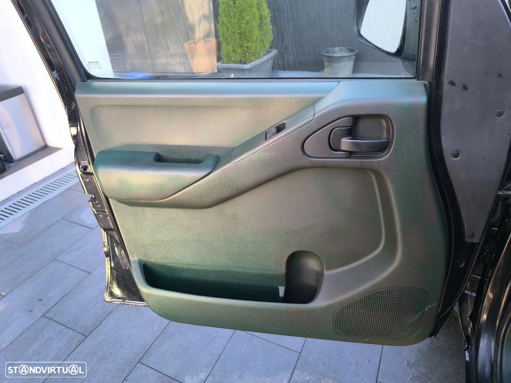 Nissan D40 Kincab - 11