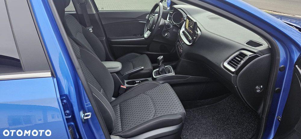 Kia Ceed - 22