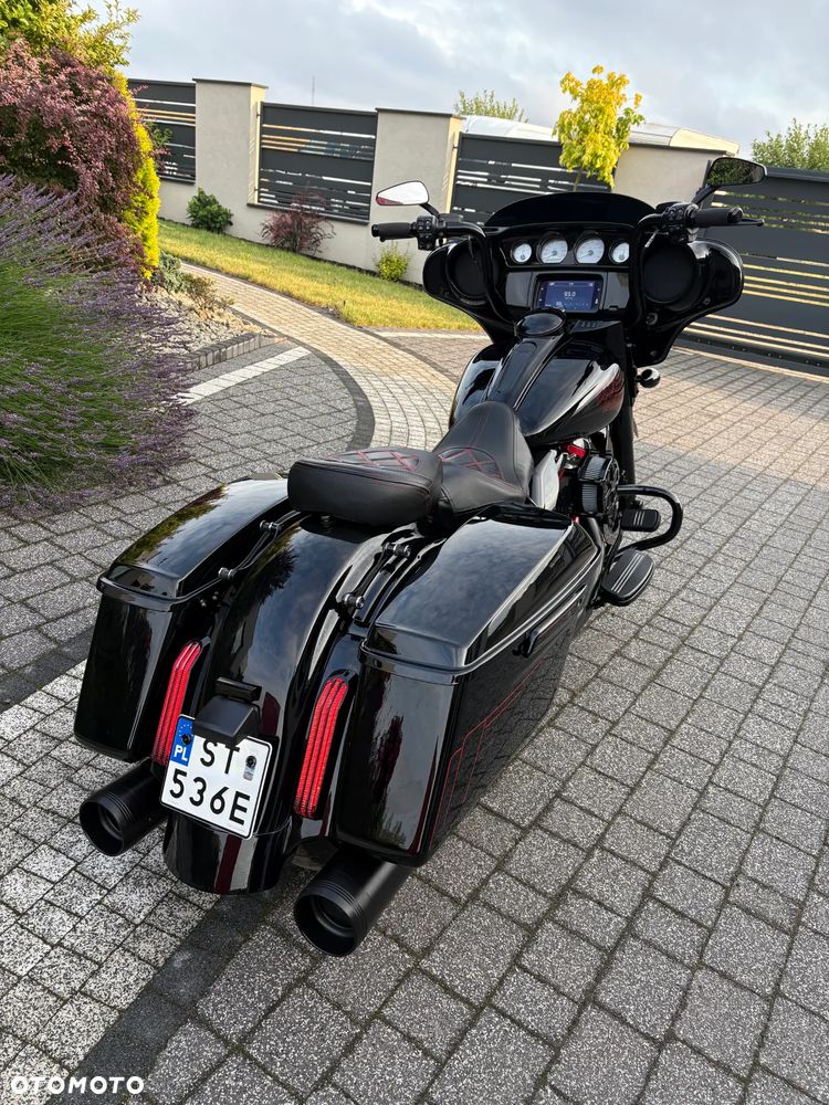 Harley-Davidson Touring Street Glide - 13