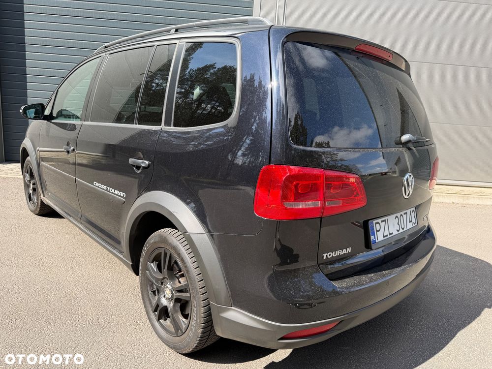 Volkswagen Touran - 9