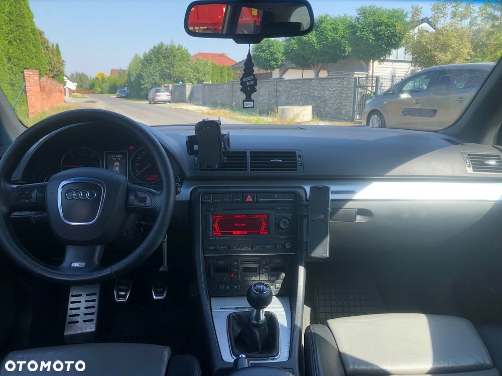 Audi A4 Avant - 11