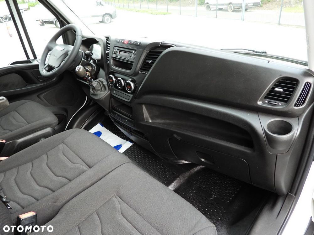 Iveco DAILY 35C17 SKRZYNIA PODWÓJNA KABINA DOKA 7 MIEJSC TEMPOMAT BLIŹNIACZE KOŁA KLIMATYZACJA  170KM - 37