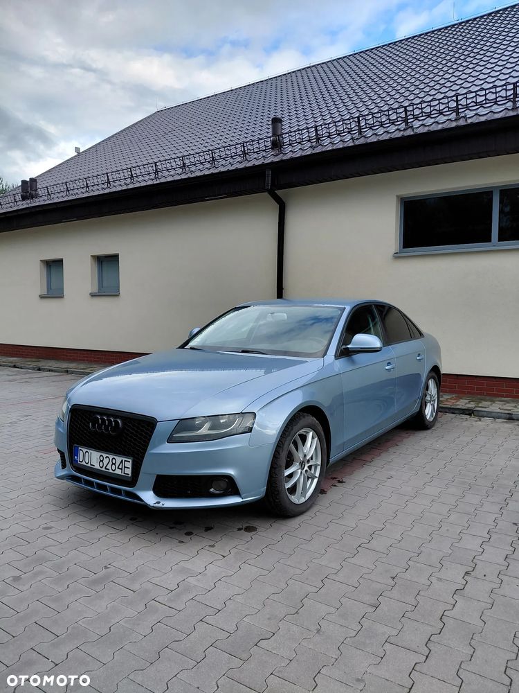 Audi A4 Limousine - 11