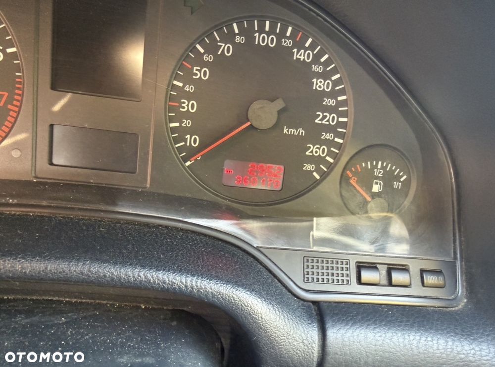 Audi A8 2.8 Quattro Tiptronic - 8