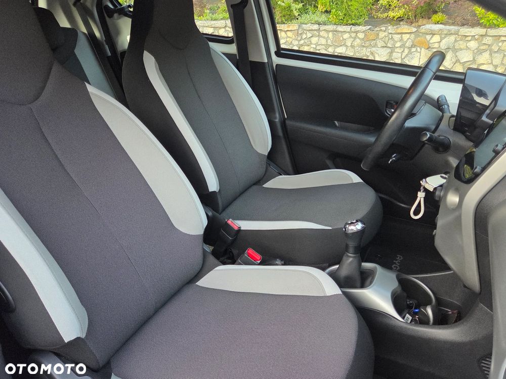 Toyota Aygo x-play touch - 22