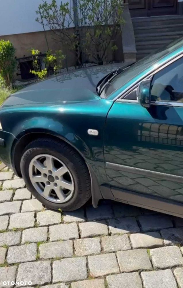 Volkswagen Passat - 4