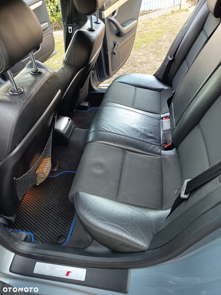 Audi A4 Avant 2.0 TDI - 14