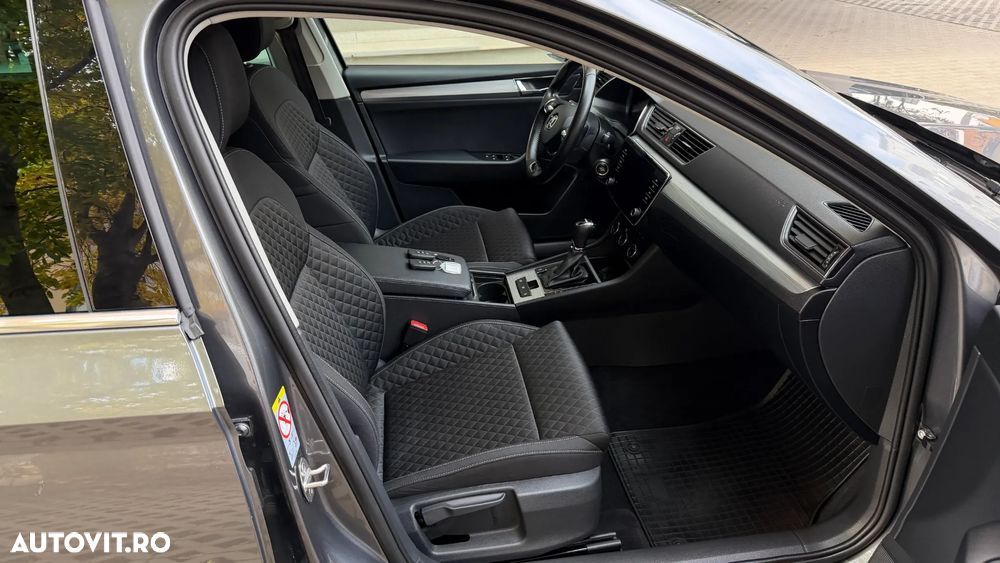 Skoda Superb Combi 2.0 TDI DSG Ambition - 17