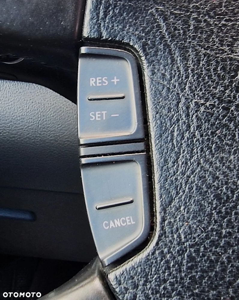 Volkswagen Sharan 1.9 TDI Comfortline Family - 29