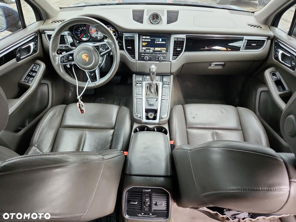 Porsche Macan - 8