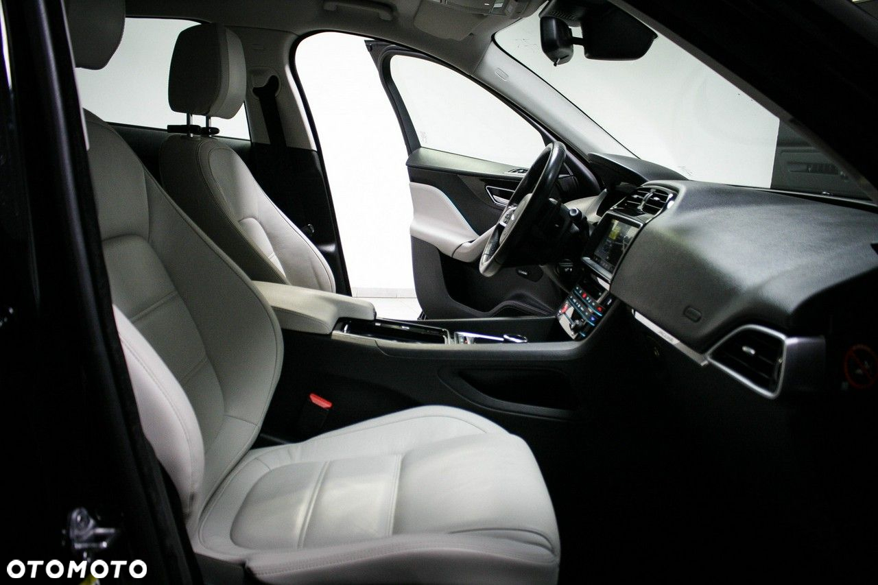 Jaguar F-Pace 2.0 i4D AWD Prestige - 26