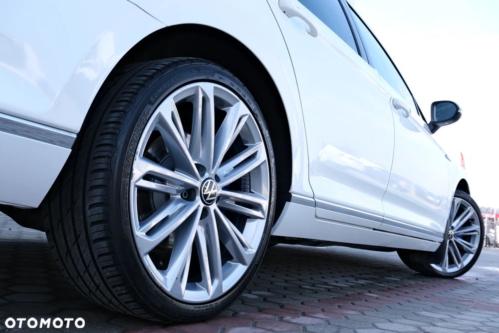 Volkswagen Passat - 13