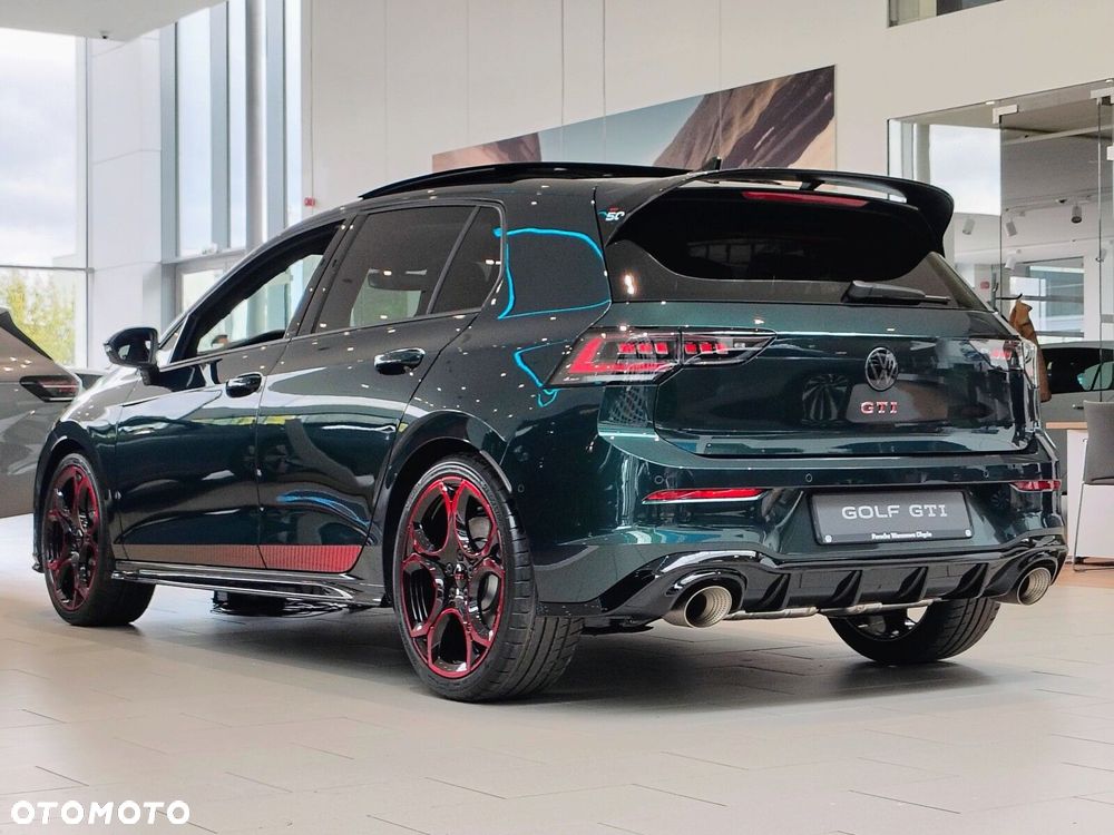 Volkswagen Golf - 6