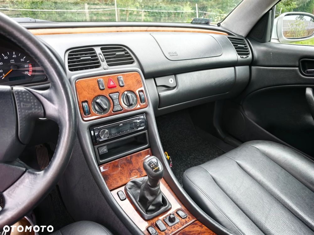 Mercedes-Benz CLK - 6