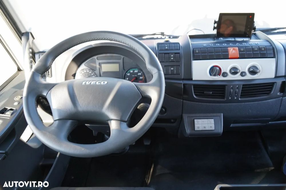 Iveco EUROCARGO 180E25 / PLATFORMĂ CU OBOARE RABATABILE - 7,3 M / MACARAUA HYVA HB 150 / CAPACITATE MAX. DE RIDICARE: 5.200 KG / ROTATOR / TELECOMANDĂ / CUTIE DE VITEZE AUTOMATĂ / EURO 6 - 32