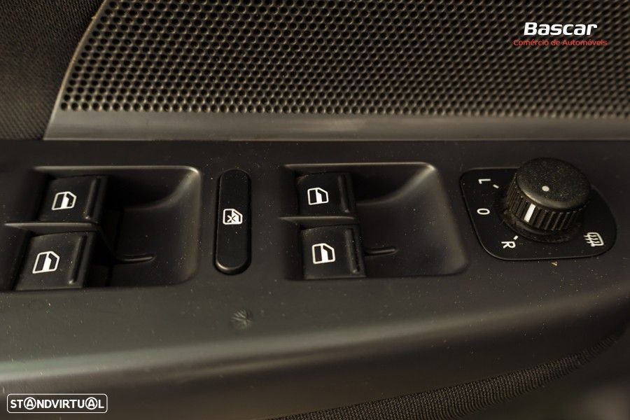 VW Golf Variant 1.9 TDi BlueM Sportline - 33