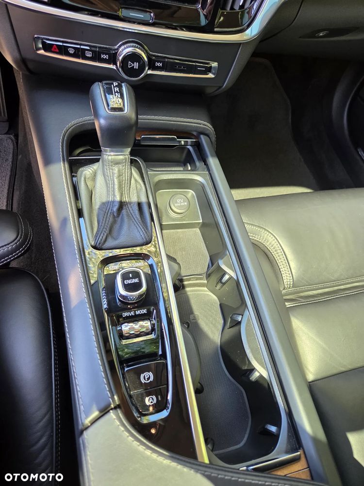 Volvo V90 D4 Inscription - 23