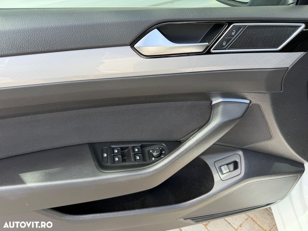 Volkswagen Passat 2.0 TDI DSG Comfortline - 24