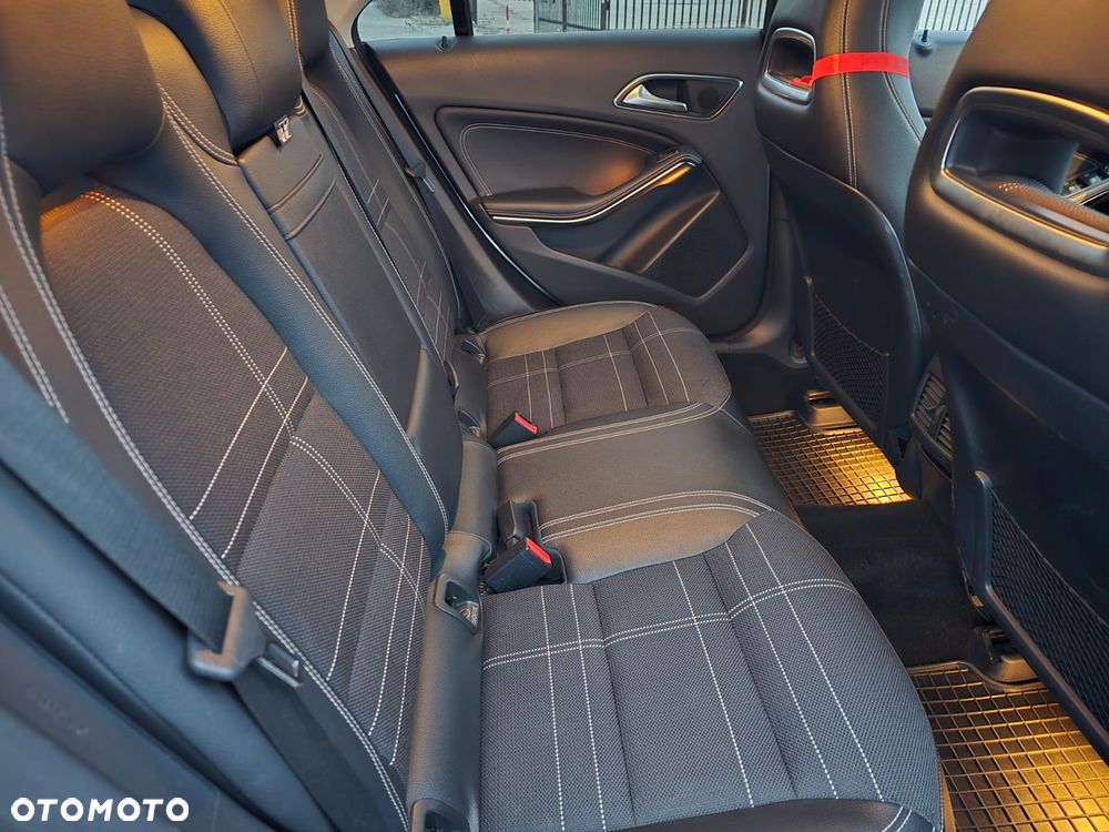 Mercedes-Benz CLA 220 d 7G-DCT - 18