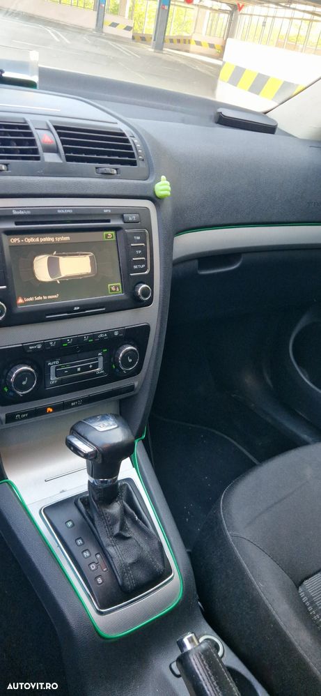 Skoda Octavia 1.6 TDI ELEGANCE DSG - 6