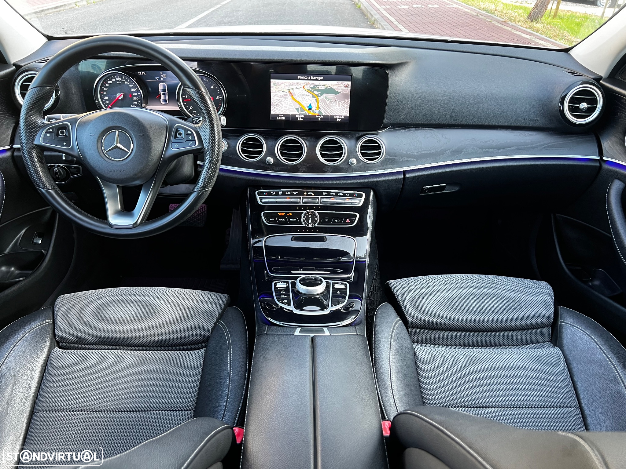 Mercedes-Benz E 220 d Avantgarde - 40