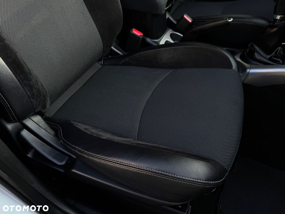 Mitsubishi Outlander 2.0 2WD Invite - 33