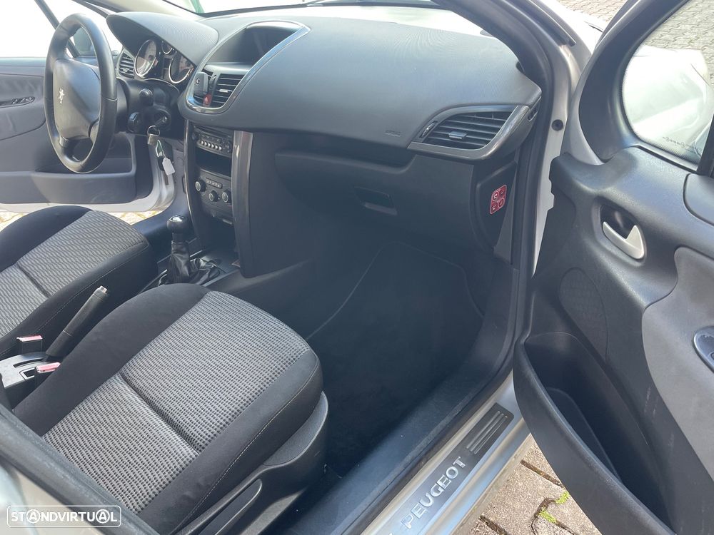 Peugeot 207 1.4 HDi Sport - 26