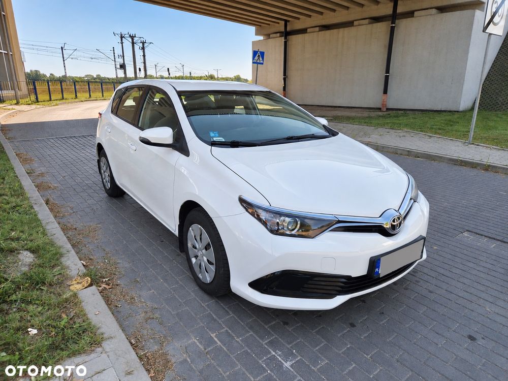 Toyota Auris 2018 photo 3