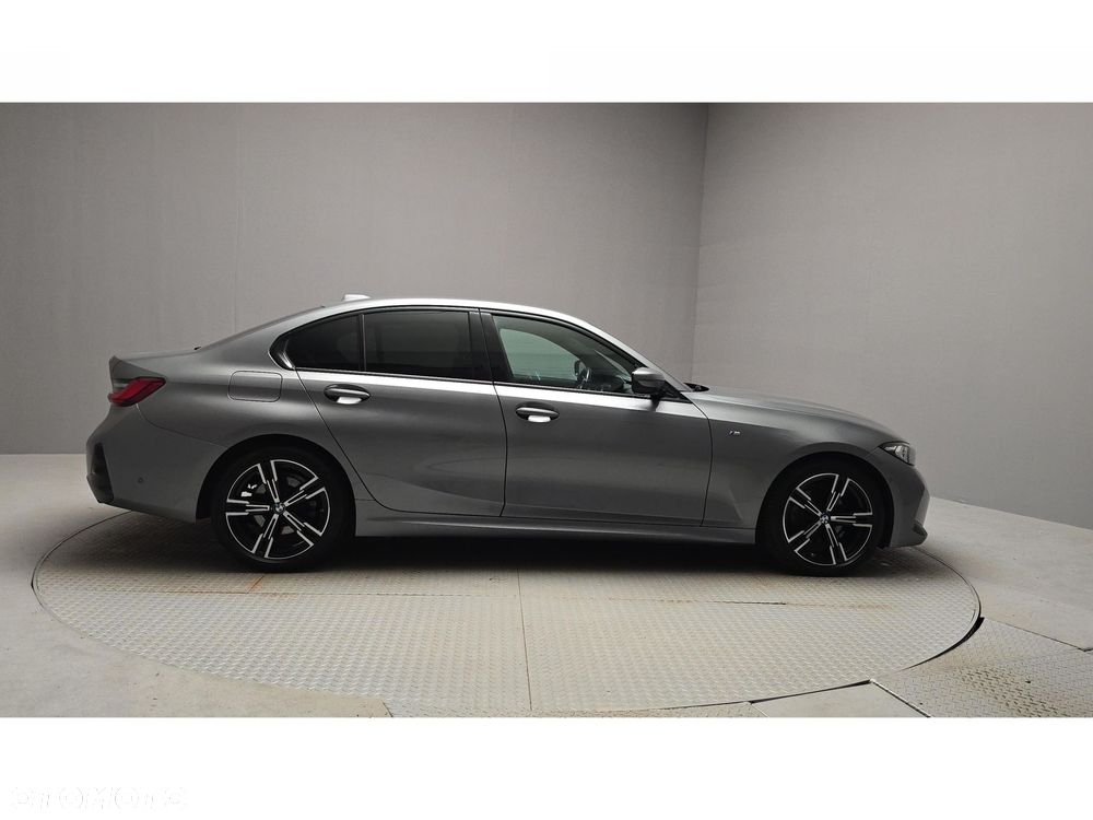 BMW Seria 3 320d xDrive mHEV M Sport - 6