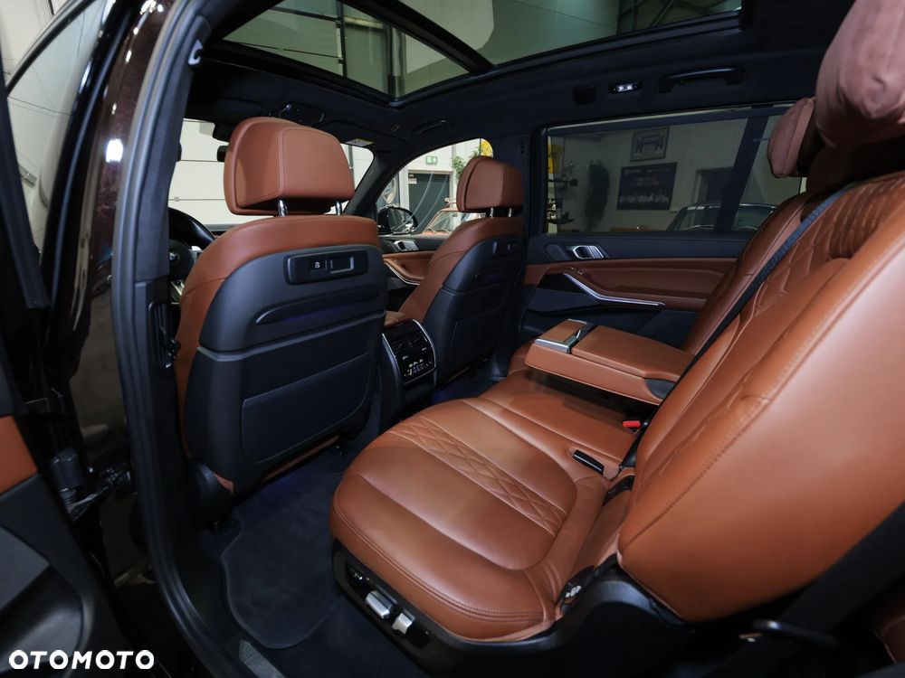 BMW X7 xDrive40d mHEV - 16