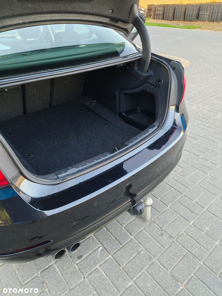 BMW Seria 3 320i Advantage - 18