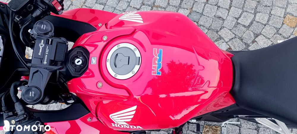 Honda CBR - 27