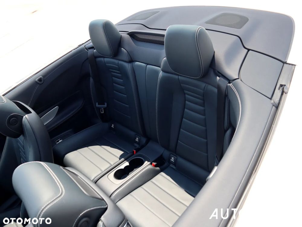 Mercedes-Benz Klasa E 400 4Matic 9G-TRONIC AMG Line - 39