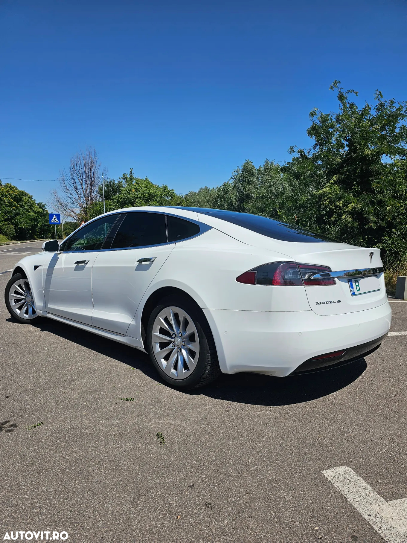 Tesla Model S - 5