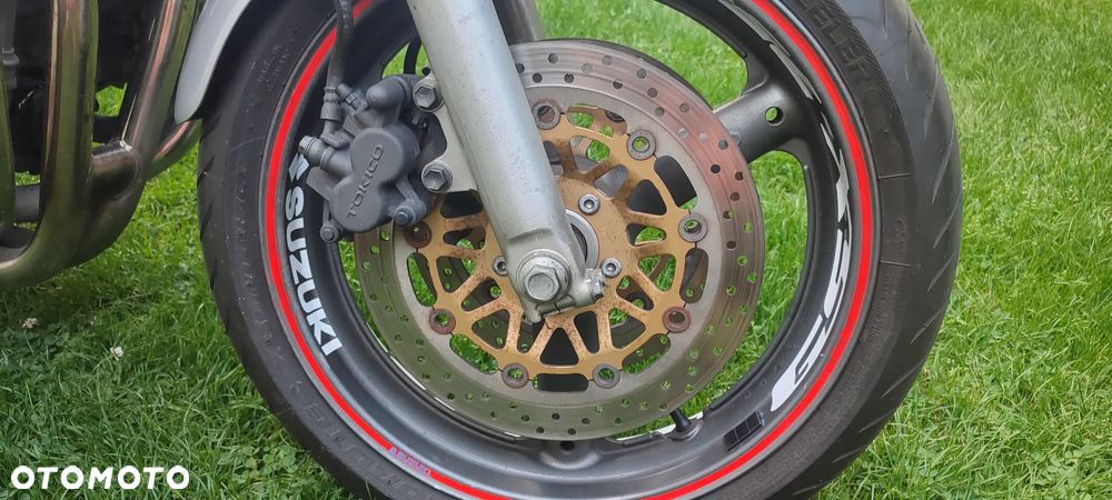 Suzuki GSX - 11