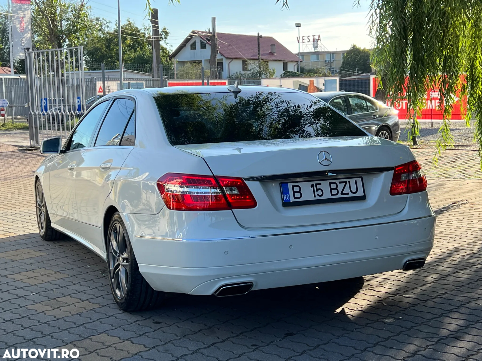 Mercedes-Benz E 250 CDI DPF BlueEFFICIENCY 7G-TRONIC Avantgarde - 5