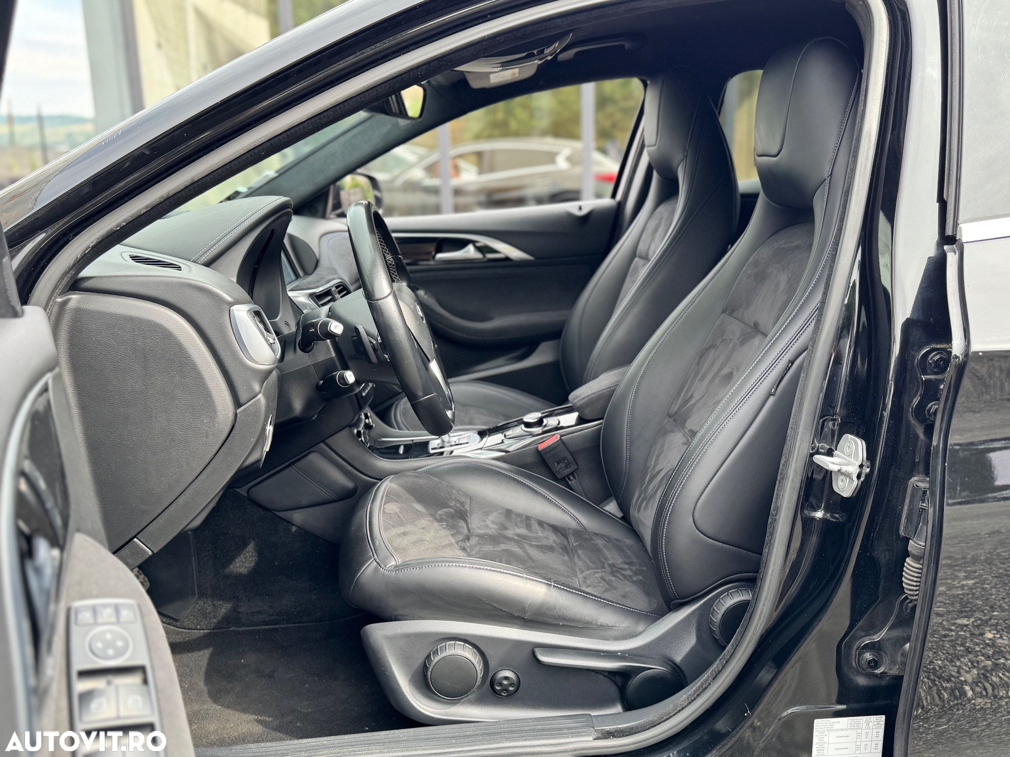 Infiniti Q30 2.2d DCT Sport City Black - 39