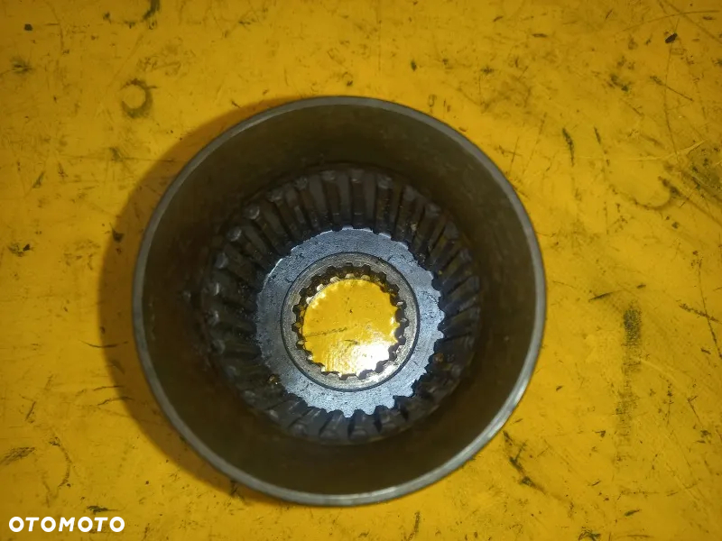 Piasta mufa tuleja przedniego mostu TLS John Deere 6230 Premium - 3