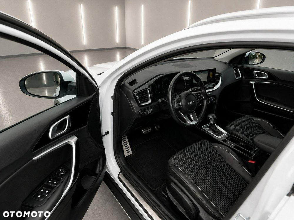 Kia XCeed - 11