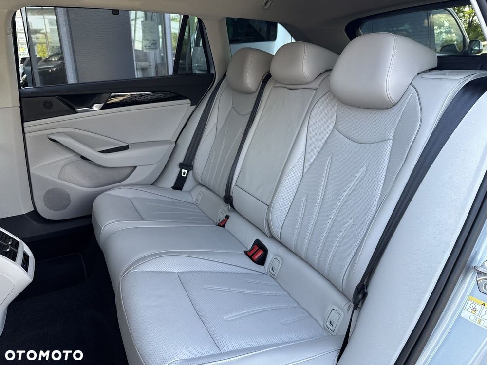 Volkswagen Passat Variant 2.0 TDI SCR 4Mot Elegance DSG - 14