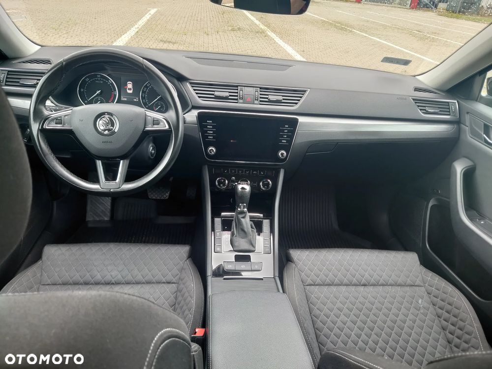 Skoda Superb 2.0 TDI Style DSG - 8
